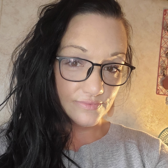 Meet your Posher, Jessica - Picture 3 of 16